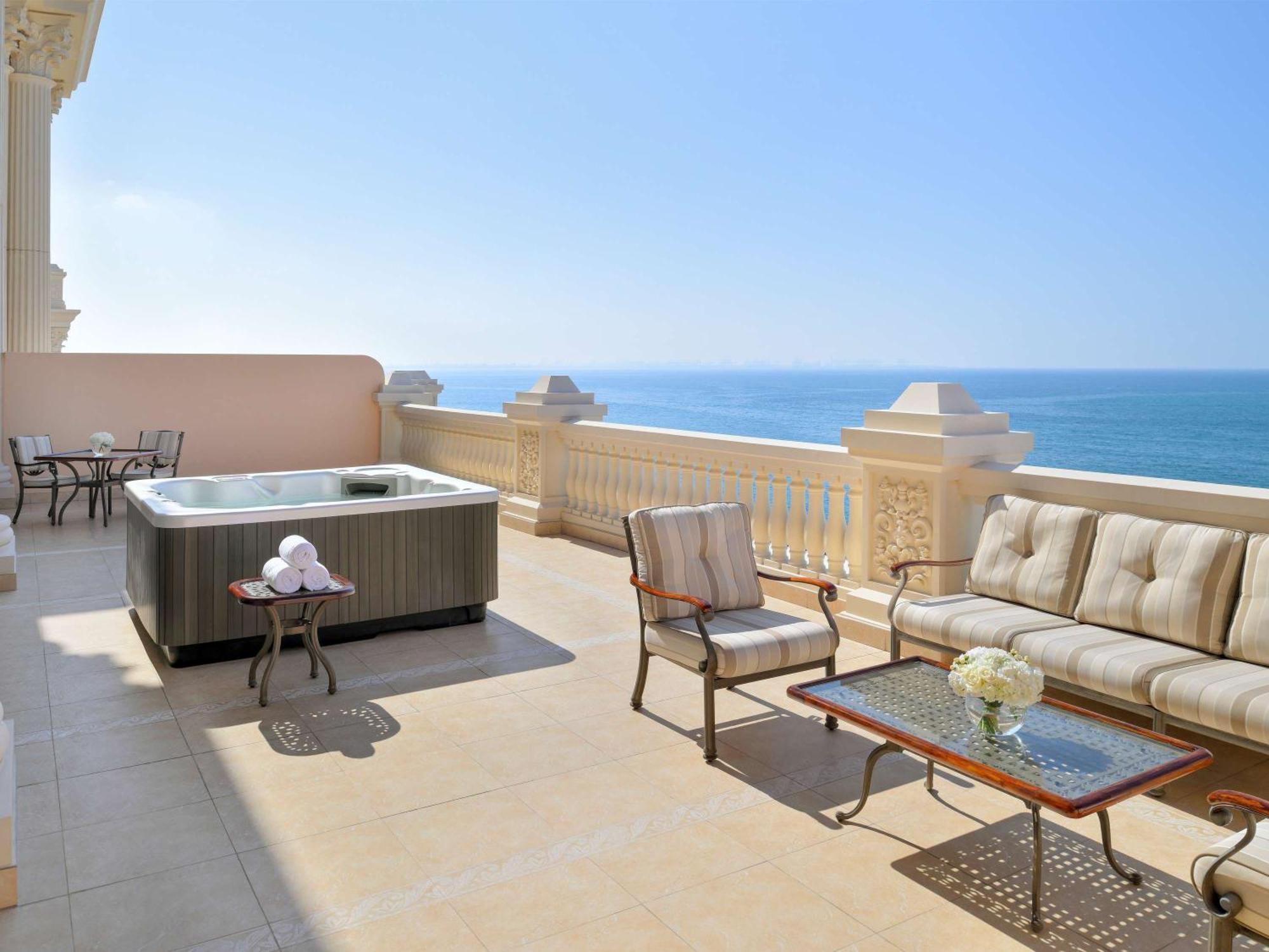 Raffles The Palm منتجع دبي