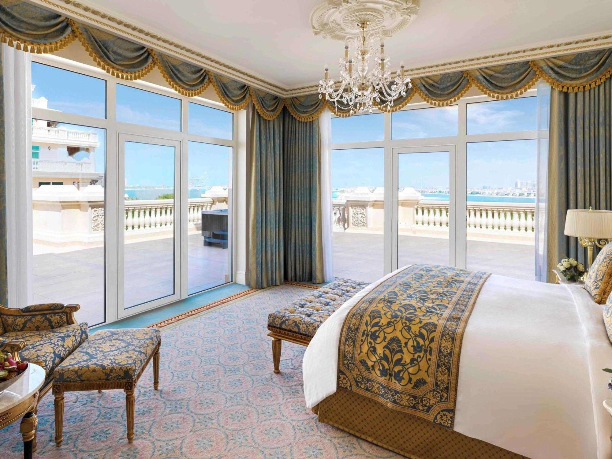 Raffles The Palm منتجع