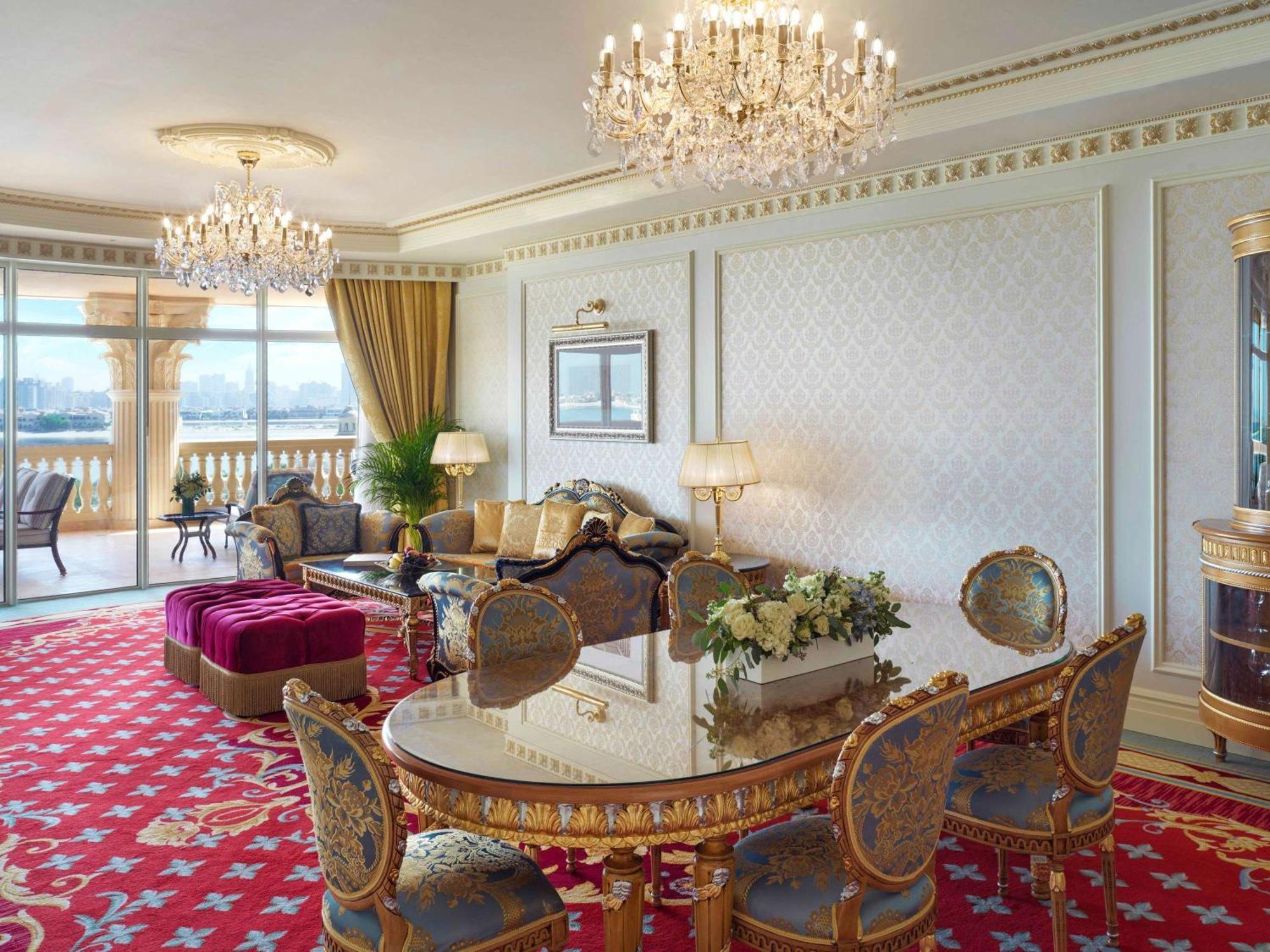 Resort Raffles The Palm 5*