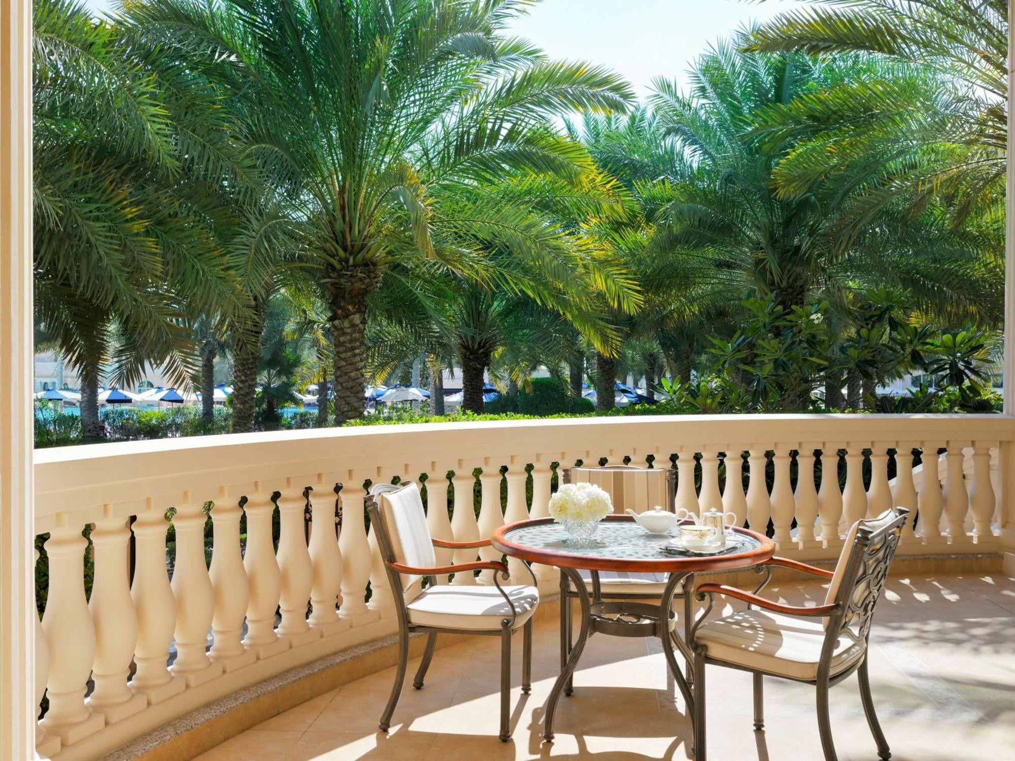 Resort Raffles The Palm