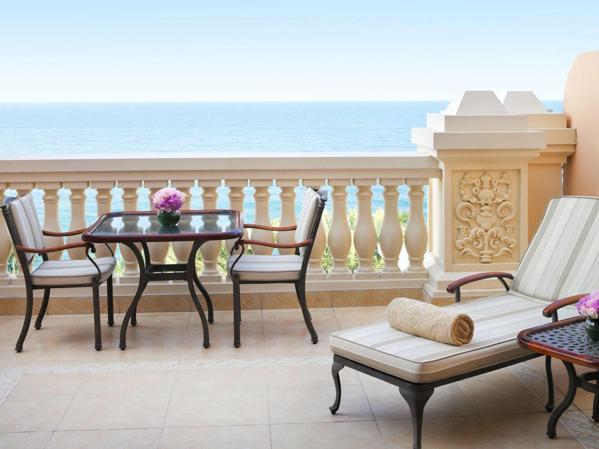 Resort Raffles The Palm
